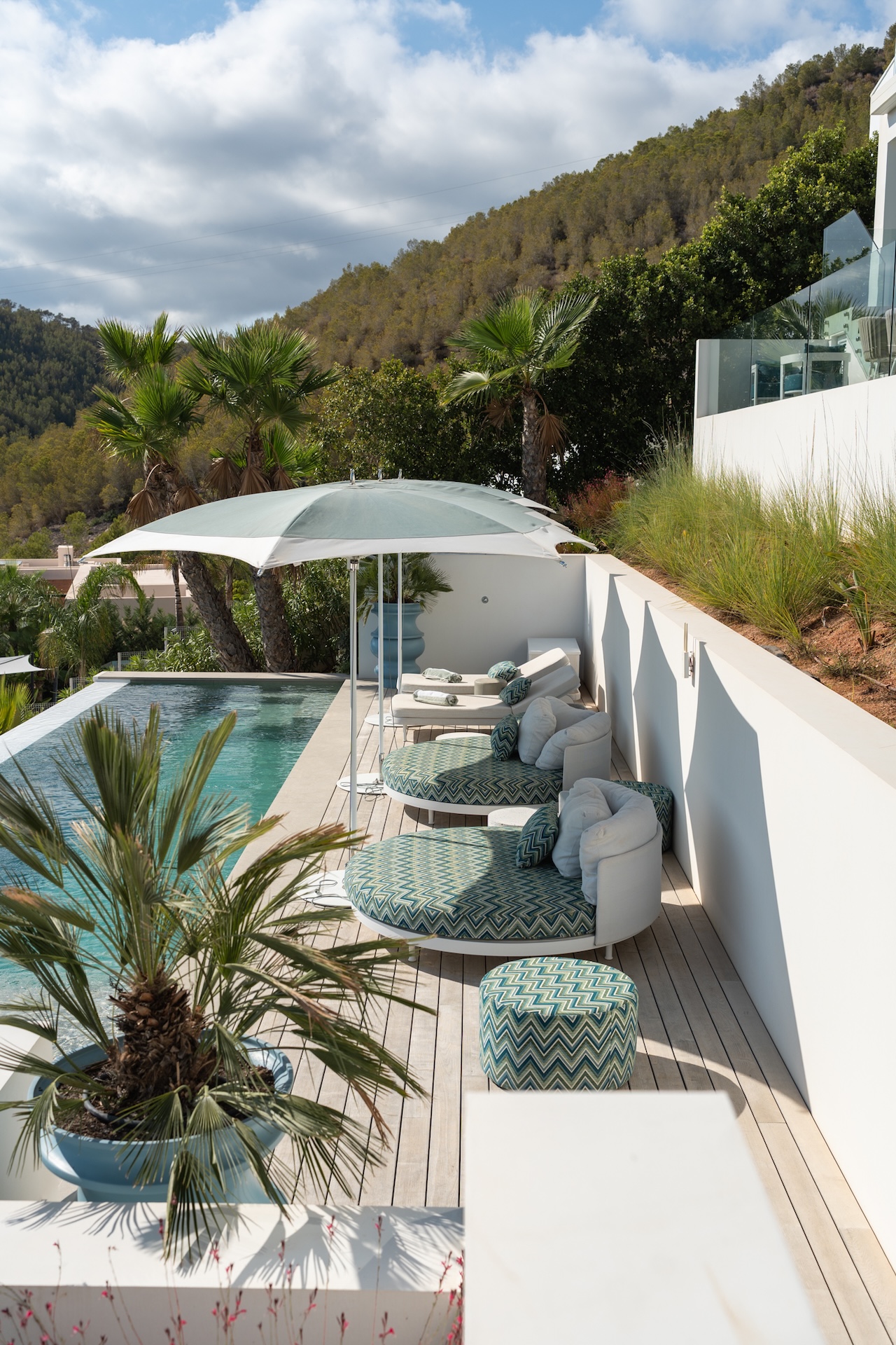 Resa Estates Ibiza Cas Mut villa te koop sale pool side 8.jpg